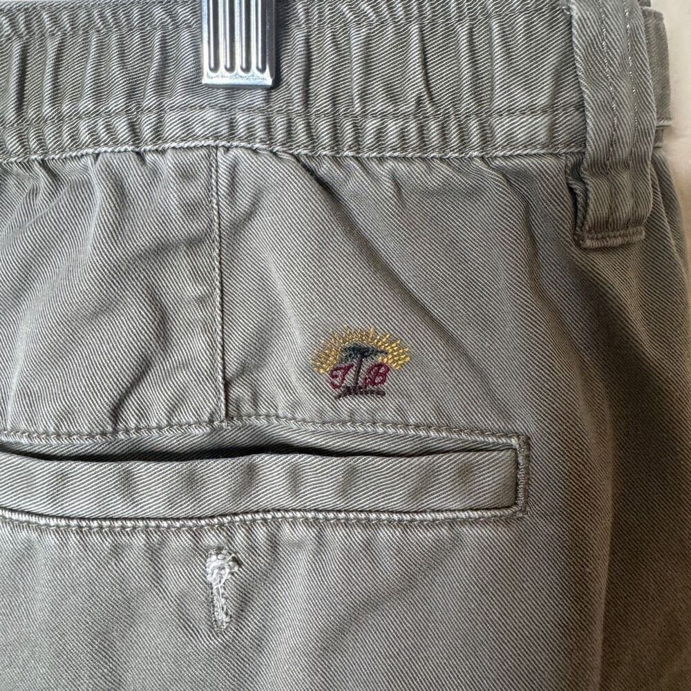 Tommy Bahama Shorts Men's 42 Olive Green Chino Flat Front Outdoors Vintage - Picture 5 of 9